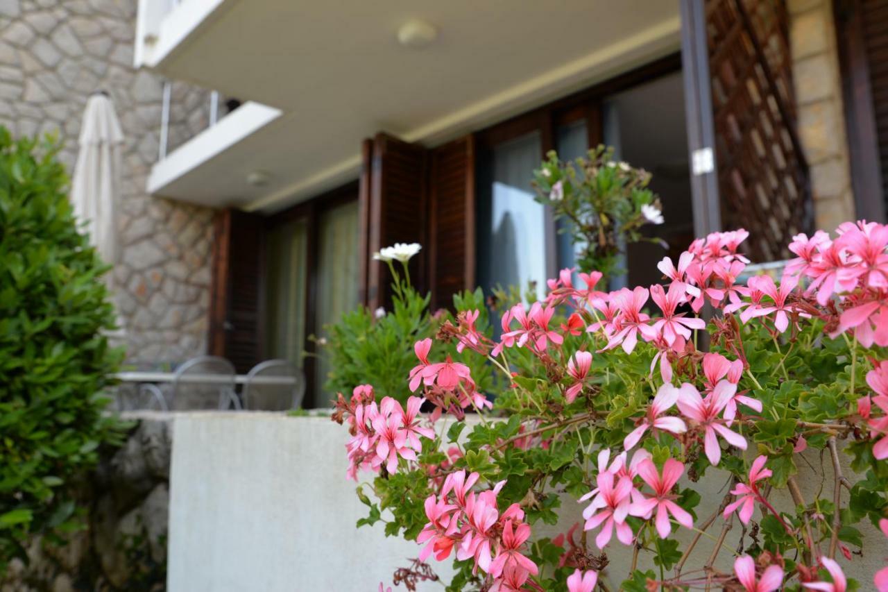 Apartments Palma & Pino Cres Extérieur photo